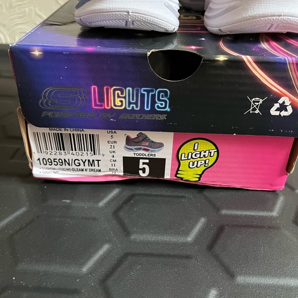 BNWT baby girls Skechers light up trainers size 4 - Picture 5 of 7